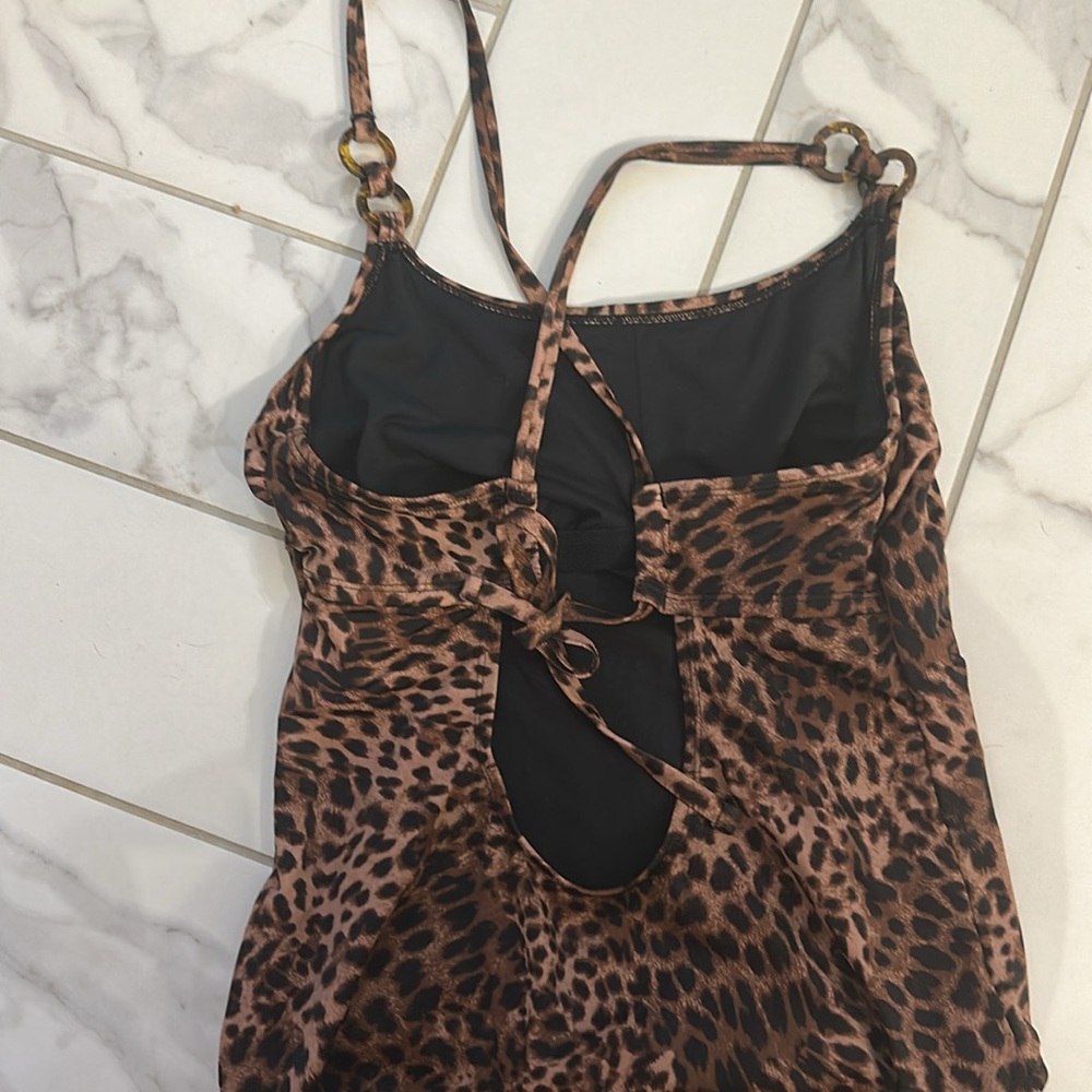 Time & Tru Leopard print swimsuit - Picture 3 of 4